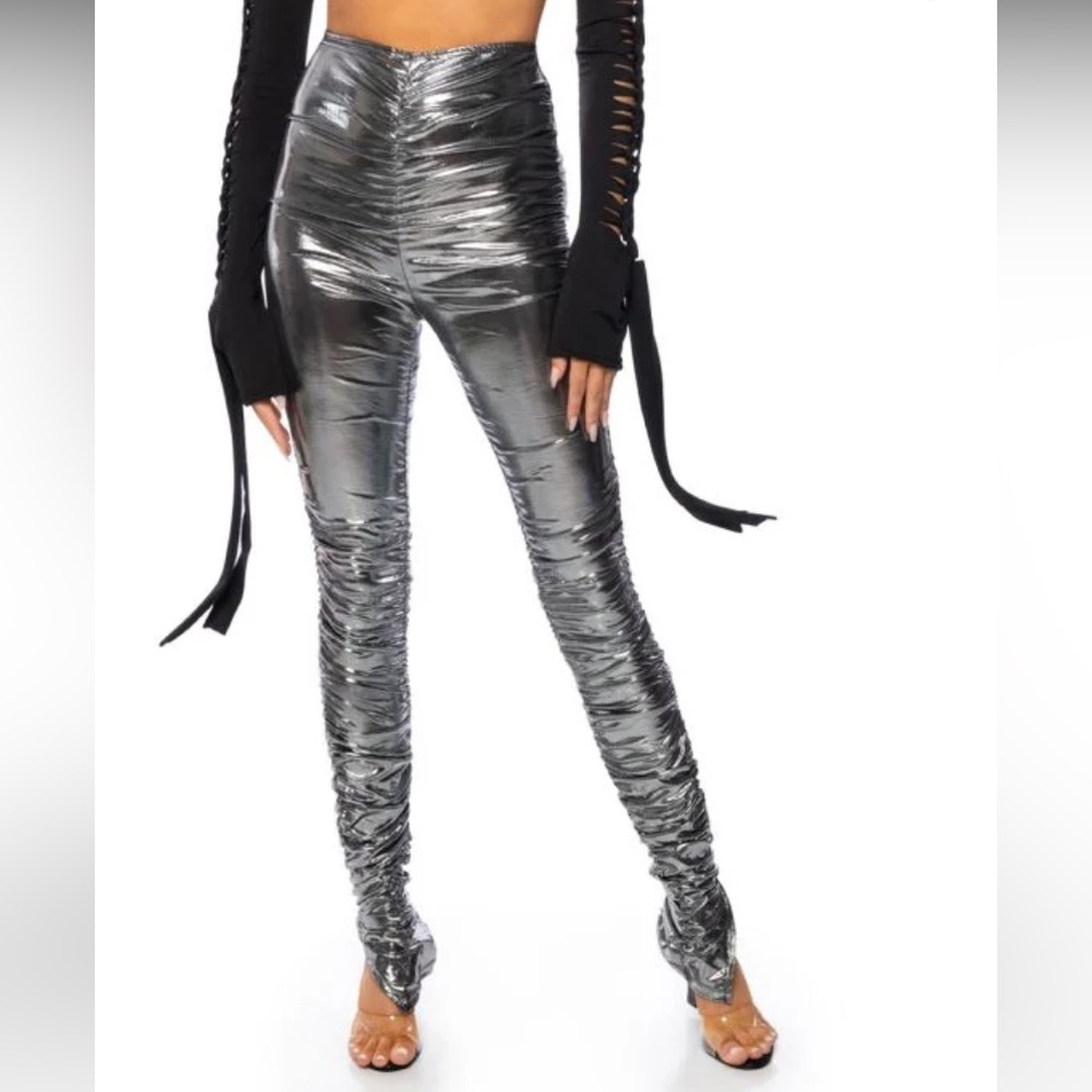 Cosmos Metallic Ruched Legging in Silver and Black NWT